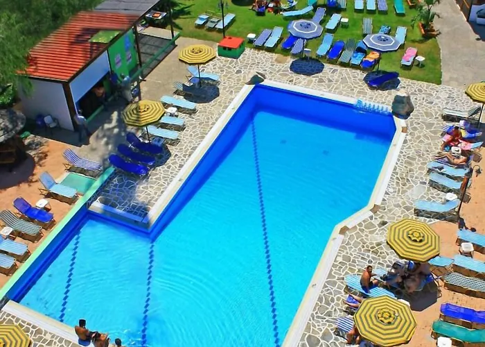 Aquarius Aparthotel 3*