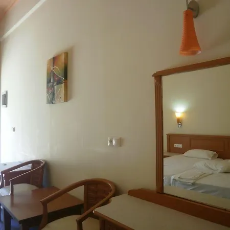 Aquarius Aparthotel 3*