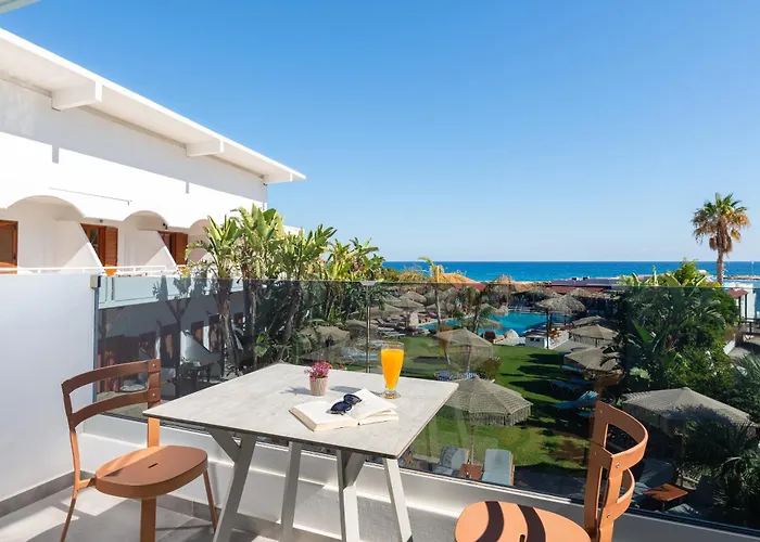 Aquarius Apartahotel 3*